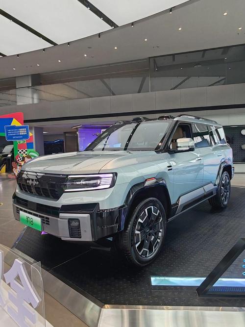 成都185比亚迪方程豹硬派越野的爆款，英菲尼迪35周年与你共成长